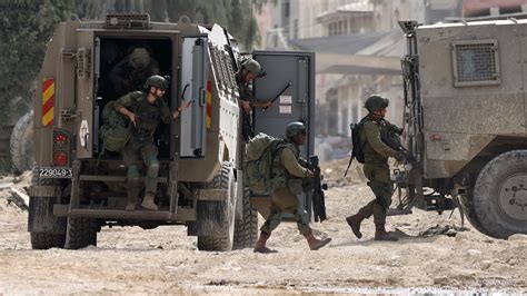 Israeli Military Begins Major West Bank Raids .